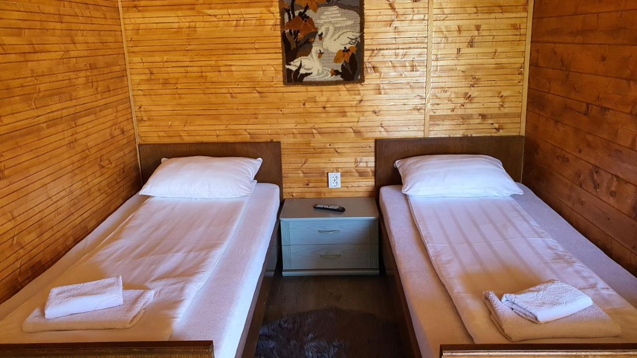 La Podul Gornii Campsite *